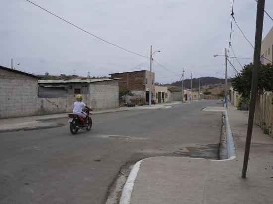 En Picoazá transitan volquetes que prestan servicio en la parroquia
