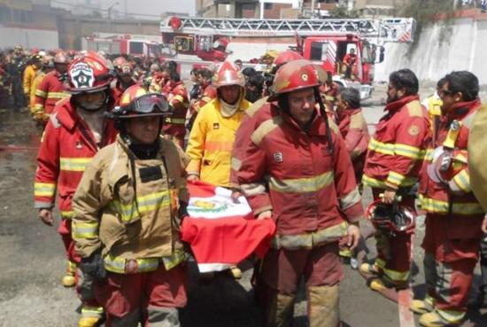 Indemnizan con 13.400 dólares a familias de los tres bomberos muertos en Perú