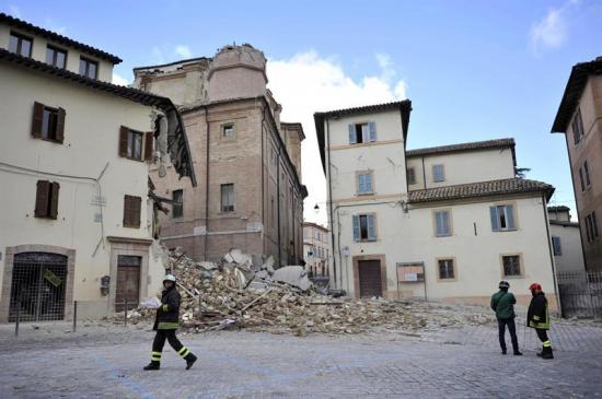 'Estamos vivos porque avisó', dicen los vecinos tras el terremoto en Italia