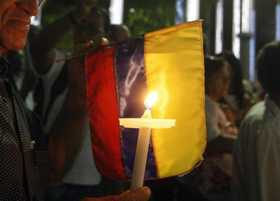 Presidente colombiano suspende inicio de diálogos de paz con ELN en Ecuador