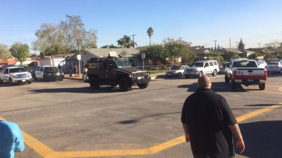 Un muerto y varios heridos en tiroteo en un centro de votación en Los Ángeles