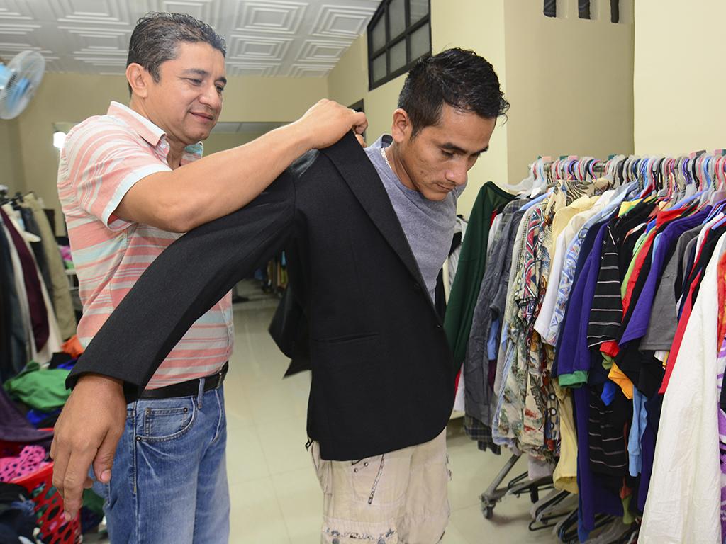 Nadie Anillo duro Cubo El 'boom' de la ropa usada | El Diario Ecuador