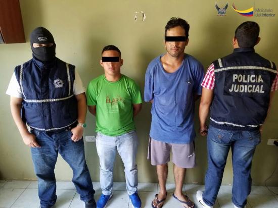 Dos hombres fueron detenidos con una camioneta robada en Portoviejo