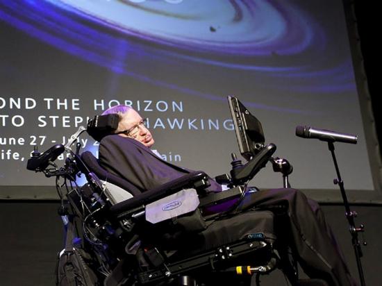 Stephen Hawking estuvo hospitalizado en Roma y se prevé que salga hoy