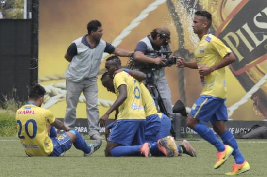 Delfín se juega, ante River Ecuador, su permanencia en la Serie A