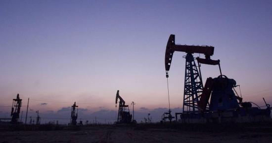 El precio del barril de petróleo de la OPEP supera los $50 por primera vez en 15 meses