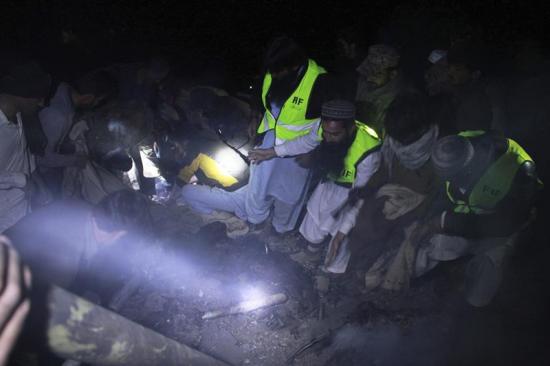 47 MUERTOS: Confirman que no hay sobrevivientes tras accidente aéreo en Pakistán