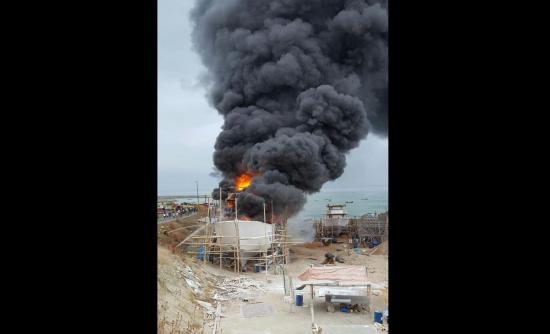 El incendio de un barco en construcción causa alarma en Jaramijó