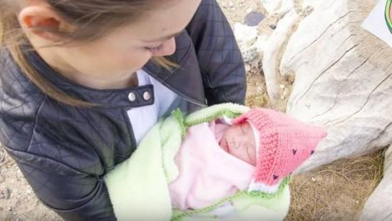 El divertido vídeo del 'bebé sandía' que llena de ternura a los usuarios de las redes sociales