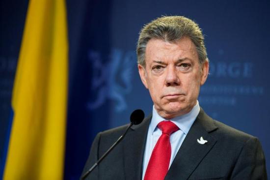 Santos dice sentir 'vergüenza' por comentarios de que el Nobel fue comprado