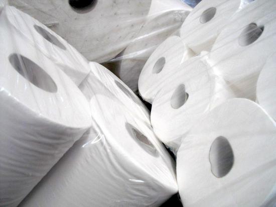Concejala brasileña es detenida por robar más de mil rollos de papel higiénico