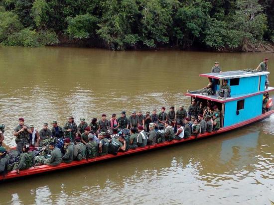 Las FARC informan  que empezaron a  desplazarse por río