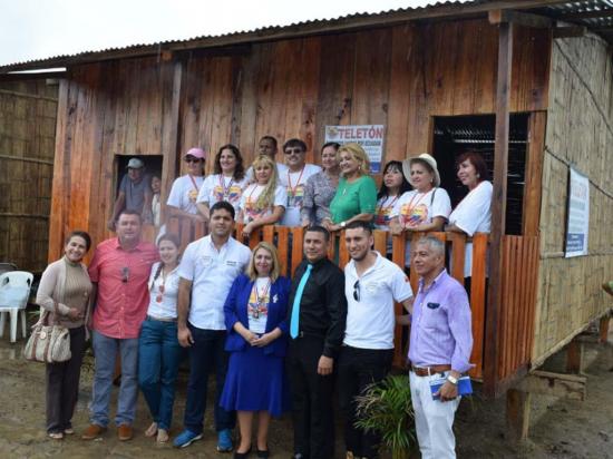 Construirán 30 viviendas más para damnificados en Tosagua