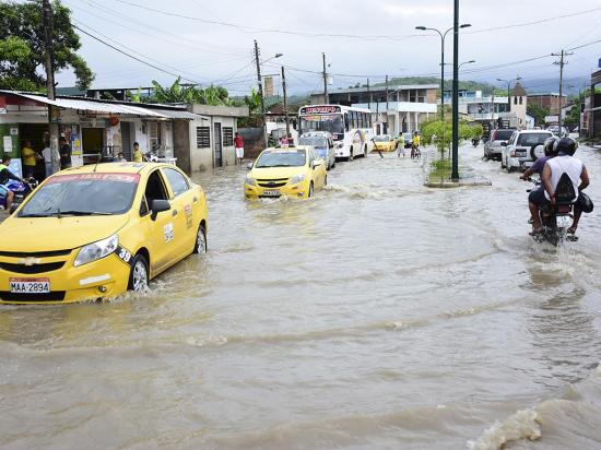 Declaran emergencia a causa de las lluvias en Portoviejo