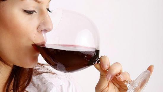 Beber vino mejora los síntomas de la diabetes, según estudios