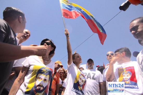 Cientos de personas se toman Caracas para pedir la libertad de Leopoldo López