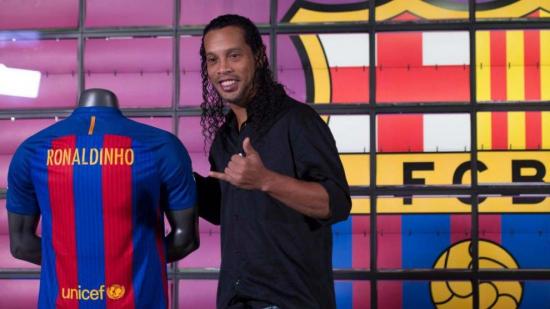 Ronaldinho Gaúcho anuncia que su retiro del fútbol profesional está muy cerca
