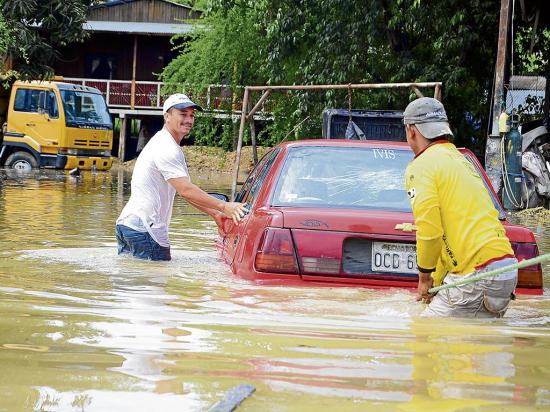 Manabí y otras tres provincias en alerta naranja por lluvias