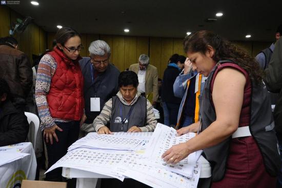 La Unasur insta a mantener confianza en la institucionalidad electoral de Ecuador