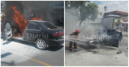 Un auto se incendia en la avenida Manabí y causa alarma
