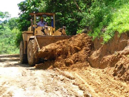 Gobierno Provincial trabaja en vías  afectadas por lluvias