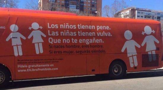 Madrid paraliza polémico bus con publicidad contra la transexualidad infantil