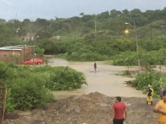Precipitaciones en Montecristi causan estragos en vialidad y vivienda