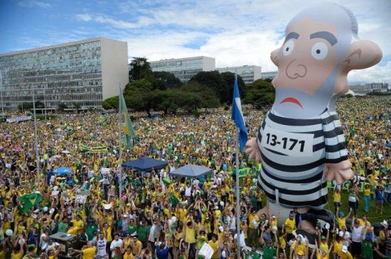 Brasil: Expresidentes y ministros aparecen en reveladora lista de Odebrecht