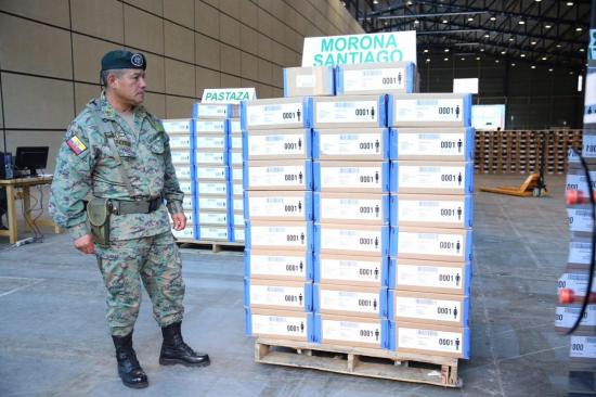 Consejo Electoral de Ecuador comienza distribución del material para comicios