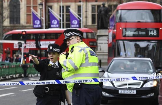 Cuatro muertos y al menos veinte heridos en ataque terrorista en Londres