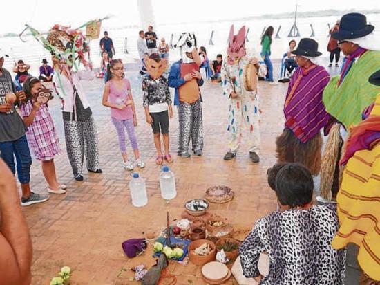 Exhiben danzas  zoomorfas por Pawkar Raymi