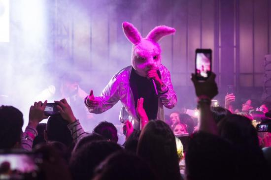 El Conejo Tuenti presentará en Manta su sencillo 'Me dejó en visto'