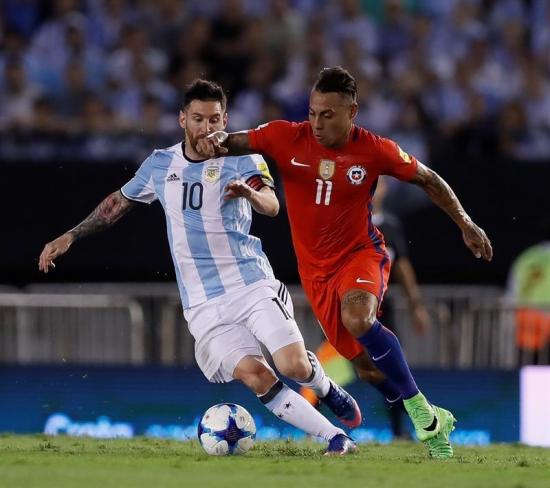 Un gol de Messi pone a Argentina en la zona de clasificación directa