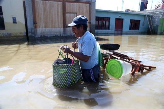 Víctimas por inundaciones en Perú suben a 85 y desaparecidos a 15