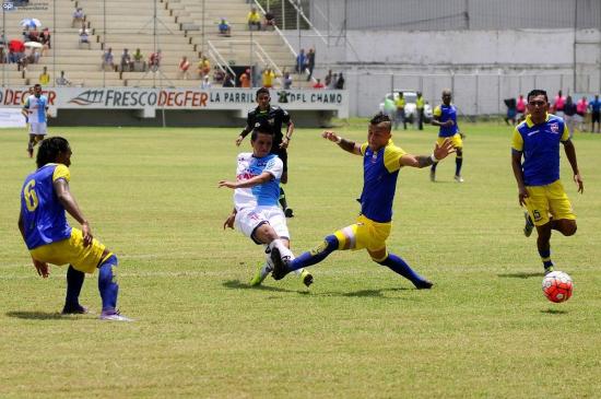 ¡Derrotados en casa!: Liga de Loja vence por 1-2 al Manta FC en el Jocay