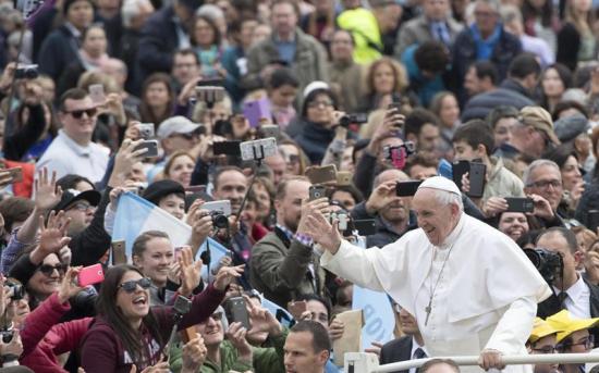 El papa Francisco almorzó con reclusas latinas en una cárcel de Milán