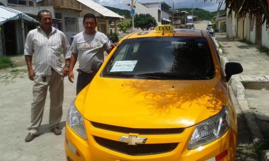 Formalizan servicio de taxis en la parroquia Canoa