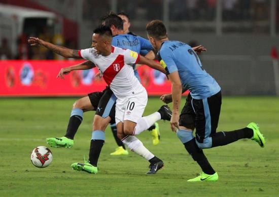 Perú venció 2-1 a su similar de Uruguay en el cierre de la jornada