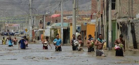 Suben a 97 los muertos y a 124.000 los damnificados por las lluvias en Perú