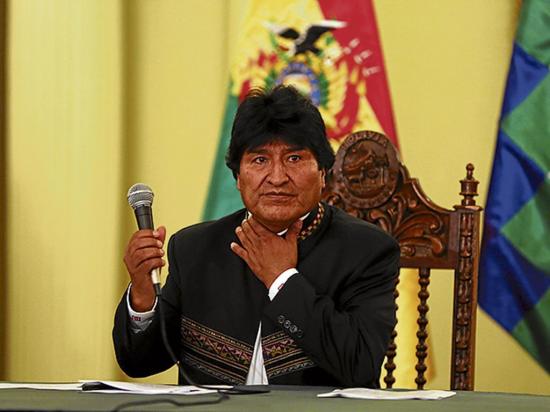 Evo Morales viaja a Cuba para someterse a una cirugía en la laringe