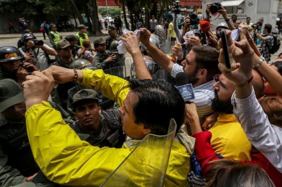 Gobiernos de América rechazan 'la ruptura del orden democrático' en Venezuela