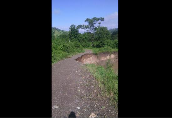 Lluvias afectan zona rural de Paján y ocasionan corte de una vía