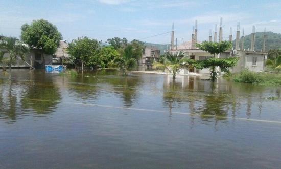Varios sectores de Tosagua se vieron afectados por inundaciones