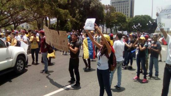Más de 200 heridos tras protestas en Venezuela, según oposición
