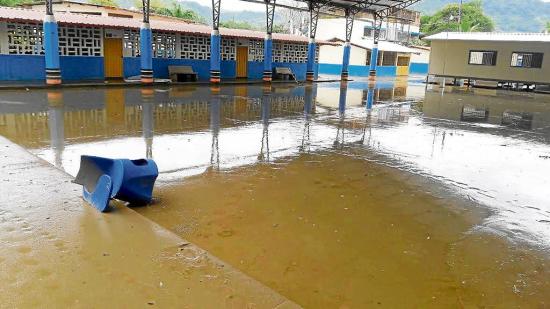 7 instituciones están afectadas por lluvias