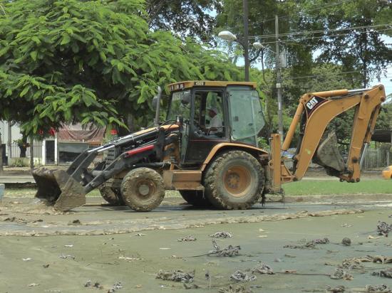 Municipio realiza el  retiro de lodo en zonas que fueron afectadas