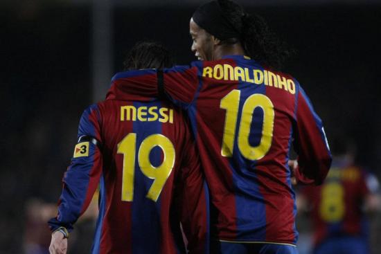 Ronaldinho felicita a Messi: 'Hermano, yo te regalé el primer gol'
