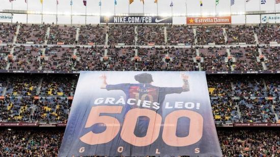 'Gracias Leo', la pancarta del Camp Nou para celebrar los 500 goles de Messi