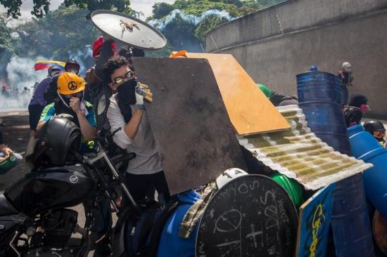 Periodistas agredidos y robados durante la marcha opositora en Caracas