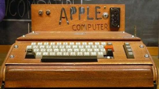 Un ejemplar de la histórica 'Apple I' fue subastado en más de 123 mil dólares